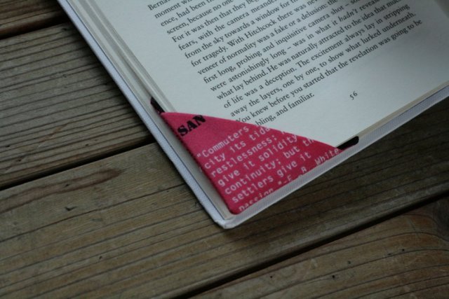 2 zakładki narożne do książek  - Napisy