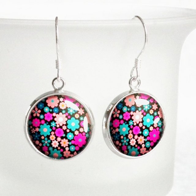 Kolorowa łączka unikalne kolczyki z grafiką