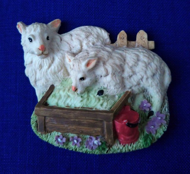 *** CUGGLY WUGGLIES COLLECTION*** Kolekcjonerski magnes *** Ręcznie malowana, wykańczana*** Plastyczna i realistyczna .