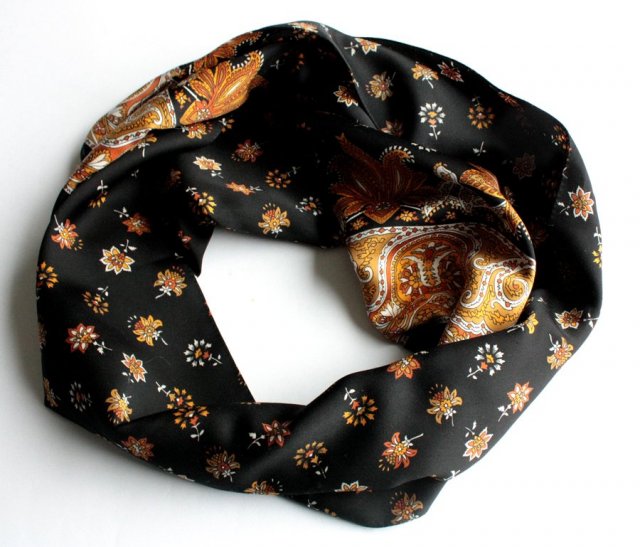 Orientalny print szal