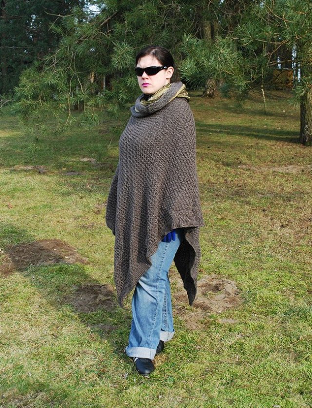 Poncho XL z kominem : Madame Brown&Green