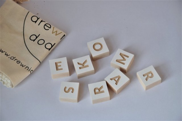 Drewniany alfabet - literki - kostki z drewna