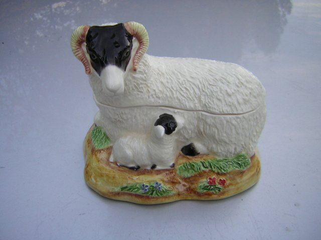 James Herriot's country Kitchen sheep Sugar Bowl 1998 ENESCO