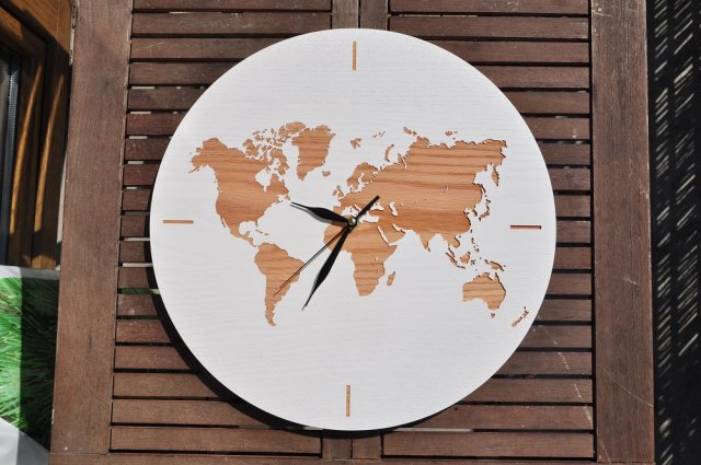 Drewniany zegar "world" mapa świata, 40cm, drewniana dekoracja, duży zegar ścienny dla podróżnika