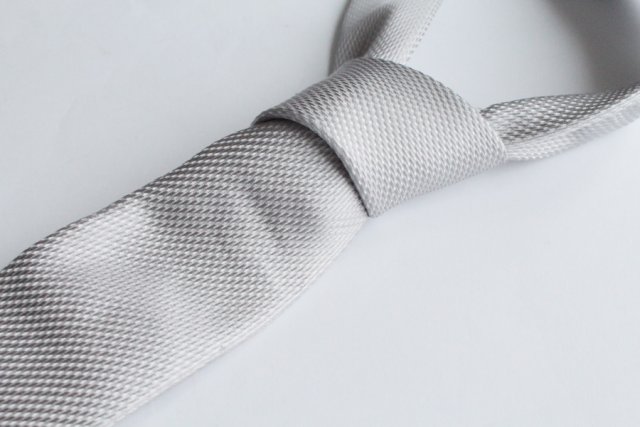 Wytłaczany krawat