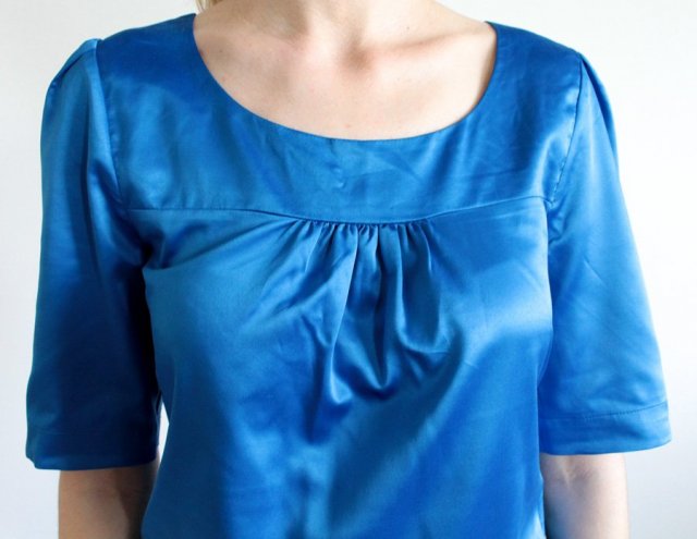szafirowy niebieski elegancka bluzka