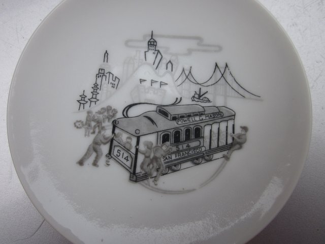 San Francisco made in japan  z cala pewnością lata 50 / 60   niewielki porcelanowy talerzyk podstawek