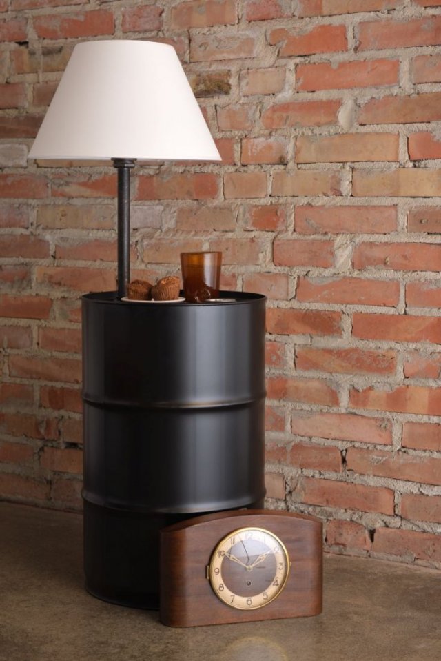 BARREL- lampa, stolik industrialna czarna w kształcie beczki