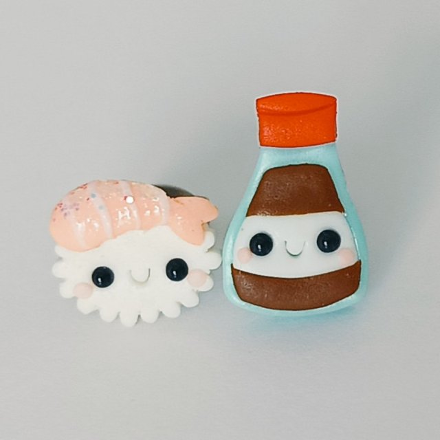 Sushi i Sos Sojowy Śmieszne Kolczyki Śmieszny Prezent Miniaturowe Jedzenie Kawaii Japonia