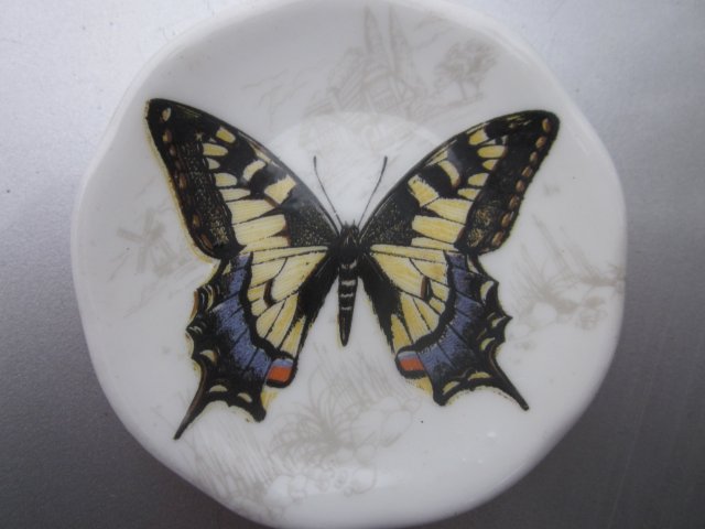motyle i tyle  Porcelanowy talerzyk - bone china -british made - miniaturowy,  oryginalny