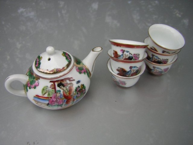 miniaturowy użytkowy orientalny porcelanowy zestaw do celebracji herbaty