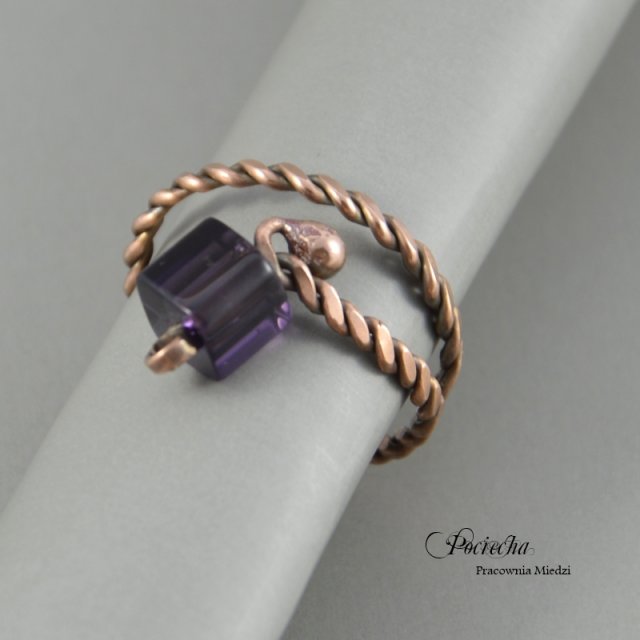 Cube violet - pierścionek minimalistyczny