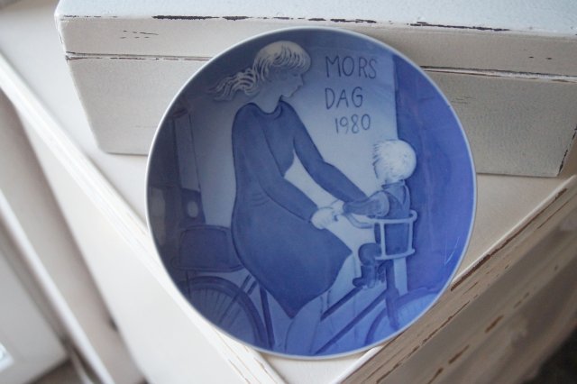 Królewska Manufaktura Porcelany seria na Dzień Matki