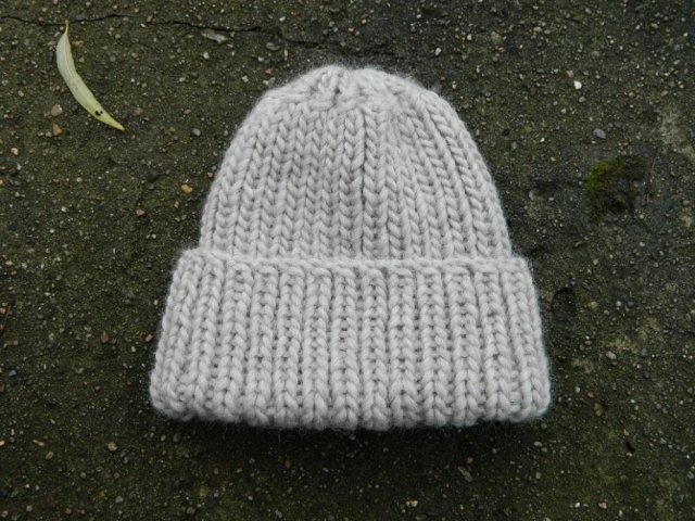 * 100% WOOL * UNISEX * BEŻOWA WYWIJANA CZAPA