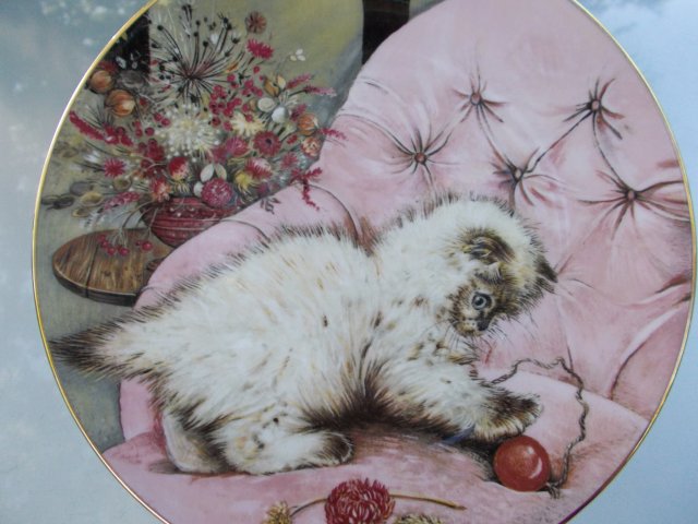 ROYAL WORCESTER 1985 crown ware   - kitten classic - little rascal     - limitowana edycja 14 dni roboczych  - kolekcjonerski talerz porcelanowy