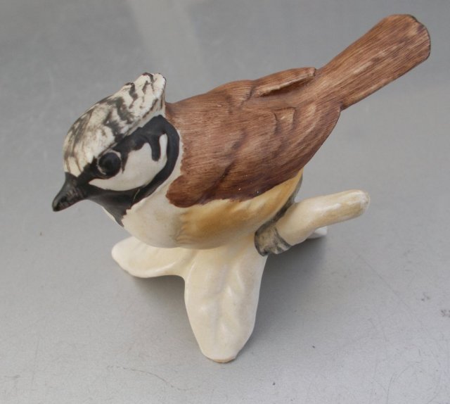 goebel hummel w.  germany katalogowa,  kolekcjonerska porcelanowa figurka w oldschoolowym stylu  urocza  pięknie wykonana ręcznie malowana