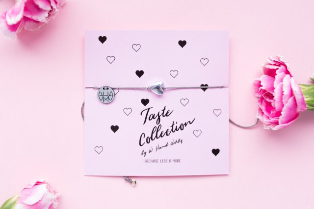 WHW Taste Silver Heart On Grey String