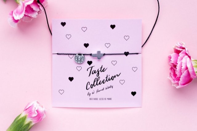WHW Taste Silver Cross On Black String