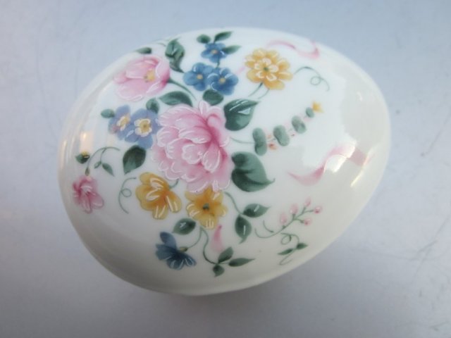 st . michael  japan 1989  - duże  szlachetnie porcelanowe puzderko 5982/5421