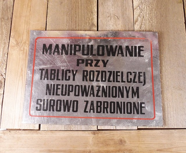 tablica informacyjna  z PRL