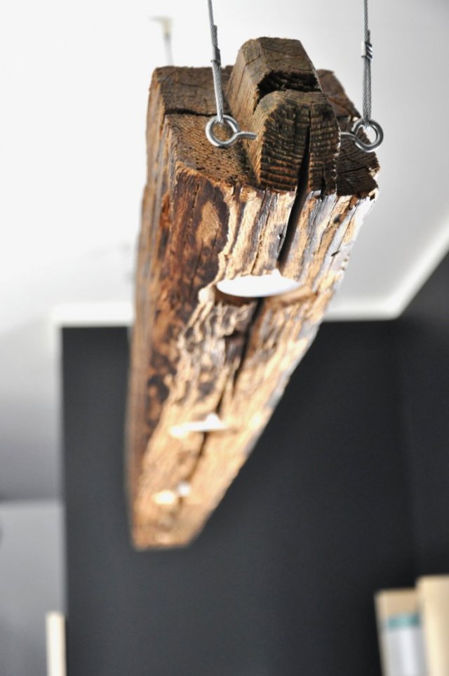 Lampa z belki drewnianej loft