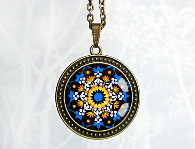 floral mandala :: naszyjnik duży medalion na łańcuszku idealny jako prezent
