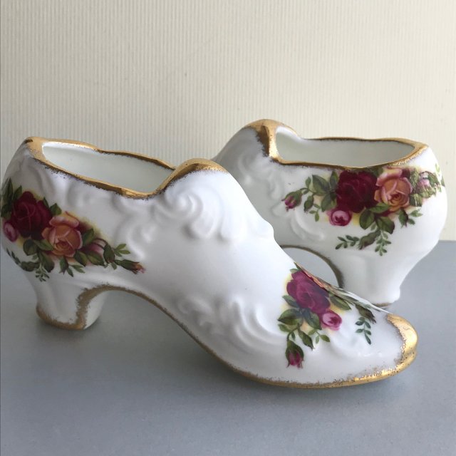 ROYAL ALBERT - OLD COUNTRY ROSES 1962  ❀ڿڰۣ❀  Uroczy bucik