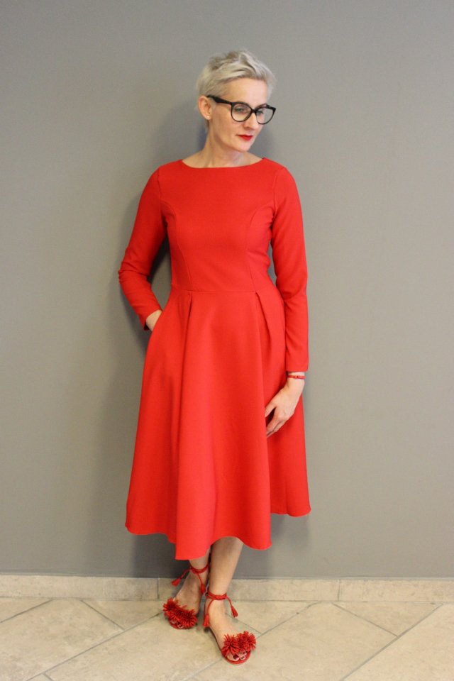 Sukienka czerwona z kieszeniami "Viktoria"