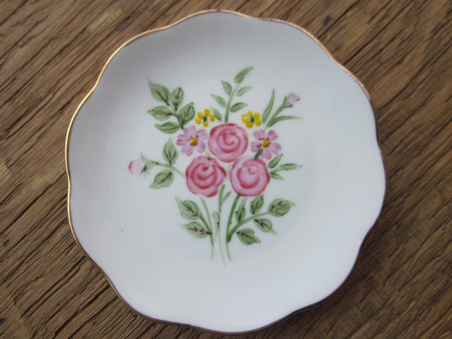 w Miniaturze ręcznie malowany  FINE CHINA MADE IN ENGLAND