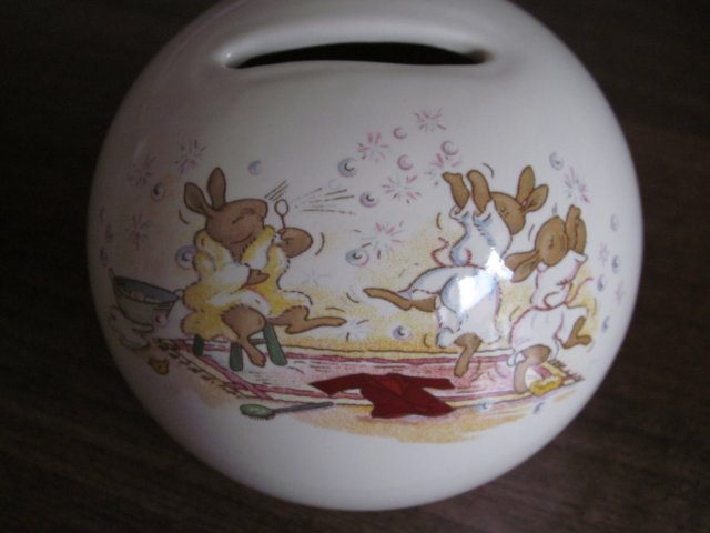 Royal  Doulton Bunnykins   skarbonka porcelanowa wzór 1936 royal doulton kolekcjonerska użytkowa  dekoracyjna