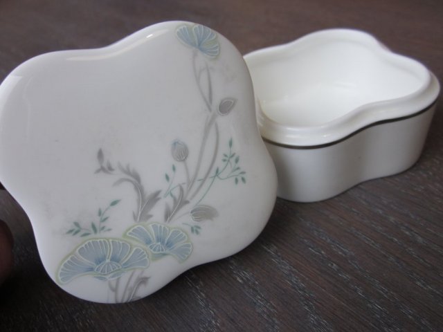 ROYAL DOULTON 1985 MOONFLOWER H.5104 SZLACHETNA PORCELANA SUBTELNA ELEGANCJA