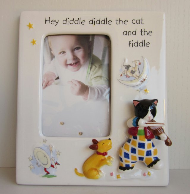 AYNSLEY NURSERY RHYME COLLECTION - CAT & FIDDLE PHOTO FRAME