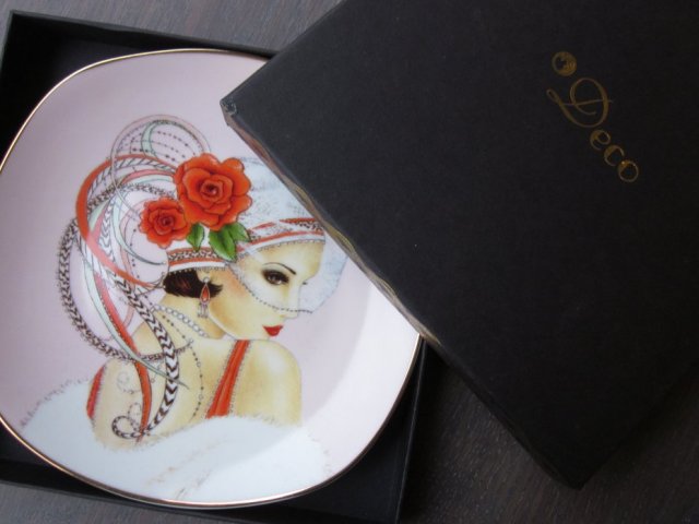DECO - UK GREETINGS LTD. 2015 - HAT PINK LADY