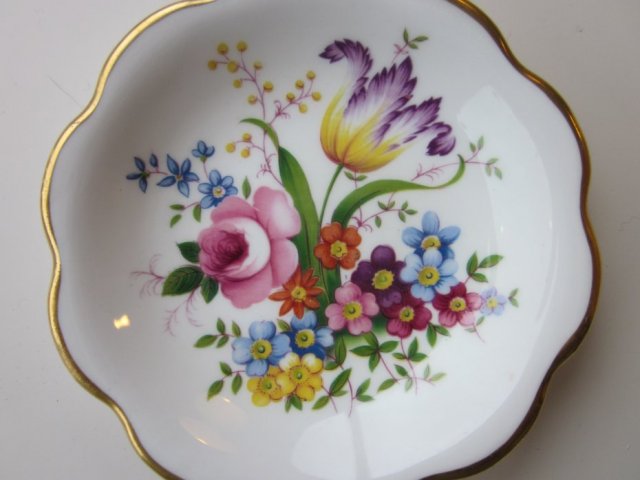 ABBEYDALE DUFFIELD DERBYSHIRE BONE CHINA MADE IN ENGLAND JAKOŚCIOWA KWIATOWA