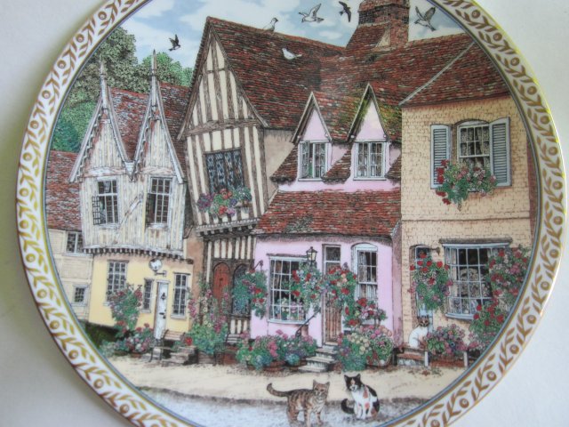 Royal Worcester 1991-VILLAGES  - LAVENHAM  - by SUE SCULLARD  - kolekcjonerski talerz porcelanowy