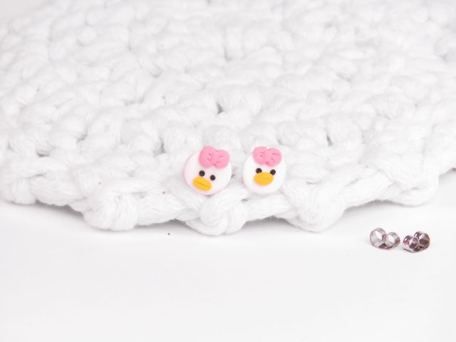 Malutkie kolczyki sztyfty kaczuszka Daisy