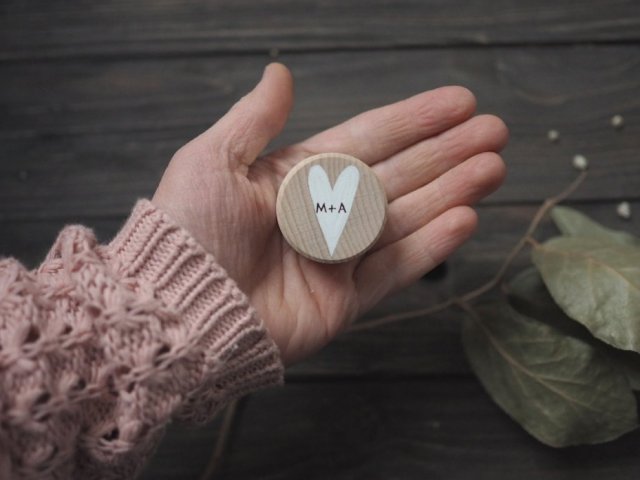 pudełeczko na obrączki z inicjałami szkatułka personalizowana na ślub