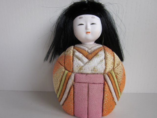 Unikatowa laleczka - japoneczka - gejsza -ręczne wykonanie -porcelana i jedwab