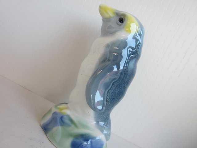 Unikatowa figurka - buteleczka porcelanowa  Pingwin ręcznie malowany
