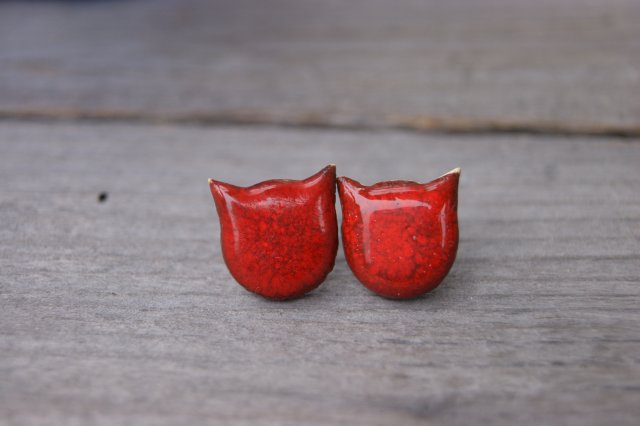 Ceramiczne kolczyki "Duże czerwone kotki"/stal chirurgiczna k15-3