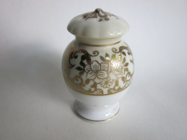 Noritake Japan Klasa elegancja oryginalna wykwintna forma - przyprawnik porcelabowy