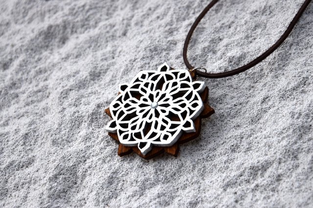 Wisiorek mandala No3