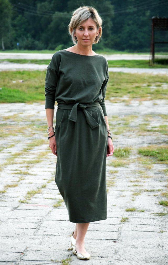 NINA - 100% Polska produkcja, dresowa sukienka na jesień - khaki