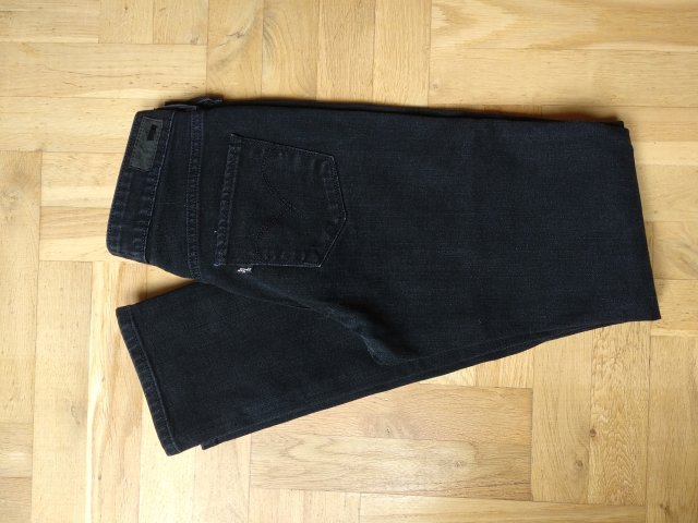 Jeansy damskie Levi's czarne W28L34