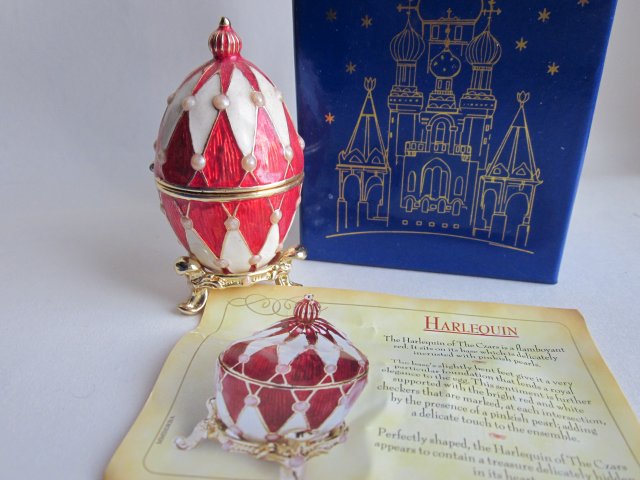 Harlequin Faberge Emalia na mosiądzu -dekoracyjna i użytkowa pięknie wykonane puzdro jako z podstawką w oryginalnej stylistyce faberge