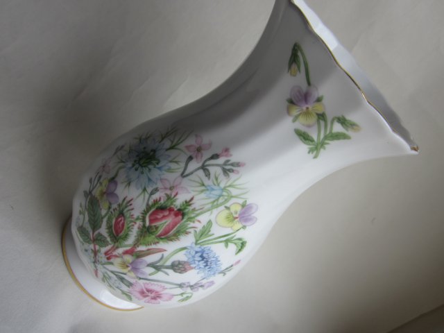 AYNSLEY WILD TUDOR  - szlachetnie porcelanowy wazon - kolekcjonerska użytkowa  i dekoracyjna seria uroczo kwiatowo zdobiona