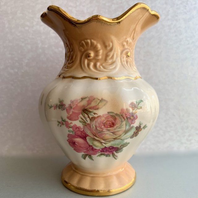 VICTORIAN VASE - Blakeney - Rose Garden ❀ڿڰۣ❀ Róże, róże....