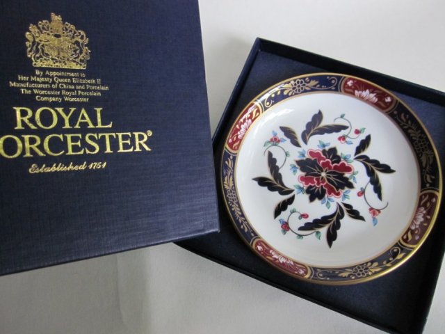 Royal Worcester 1994 to celebrate th NEWEY 200TH ANNIVERSARY 1798 - 1998