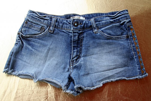 SPODENKI  JEANSOWE STRADIVARIUS