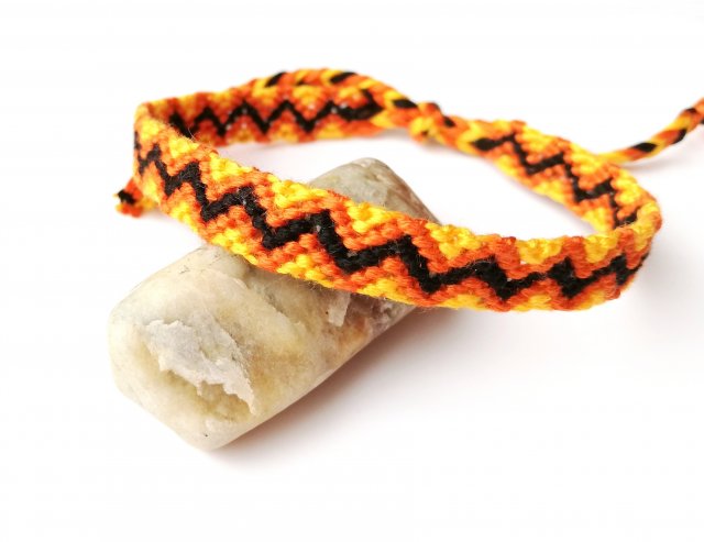 Orange variations - ręcznie pleciona bransoletka, bransoletka przyjaźni, hippie, boho, aztecka, etniczna bransoletka